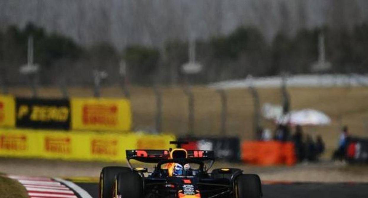 索伯车队险胜威廉姆斯，维斯塔潘点燃赛场