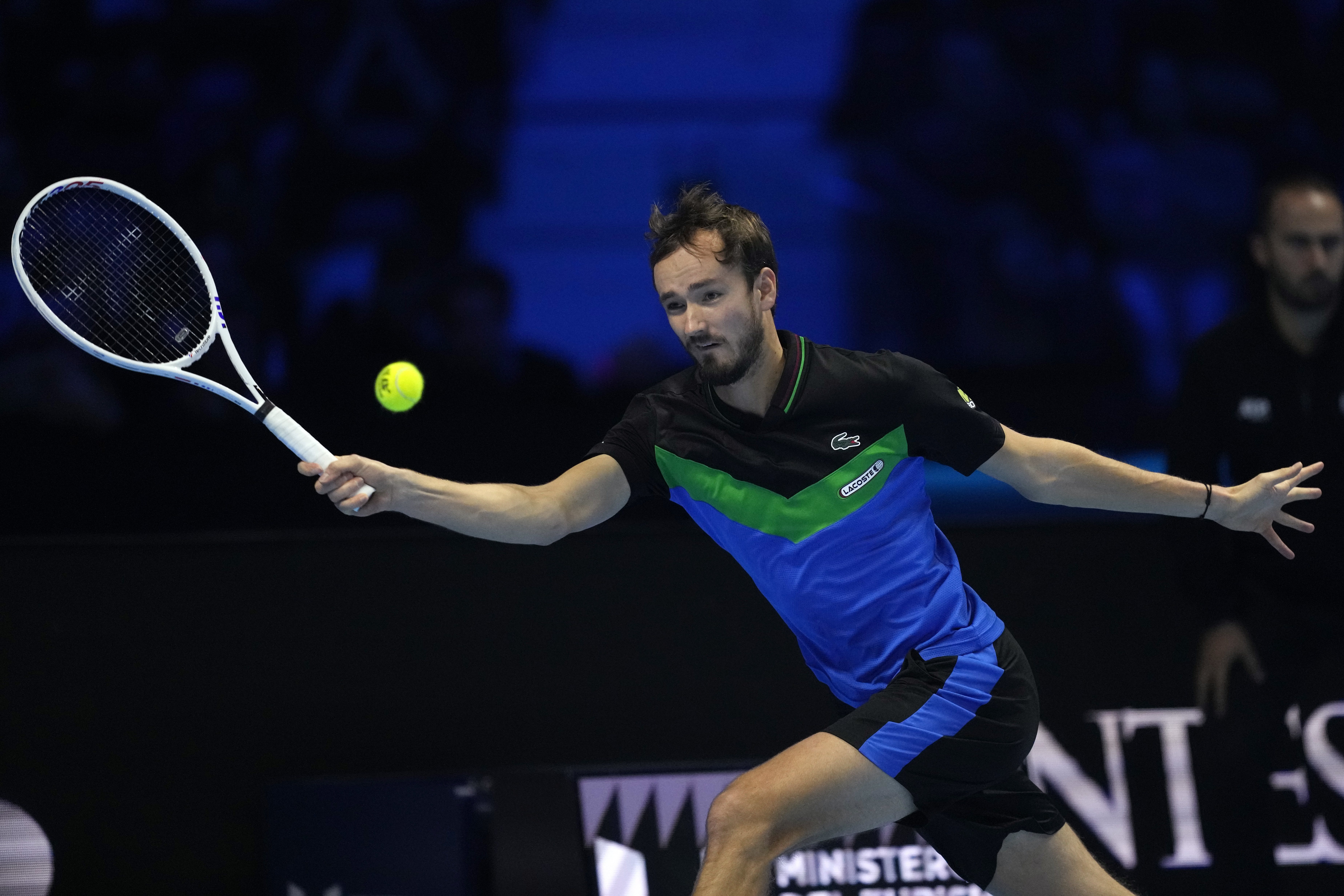 日本网球队强势世界网球队,梅德韦杰夫关键制胜 日本网球队强势世界网球队,梅德韦杰夫关键制胜