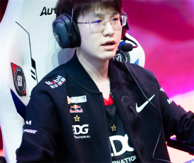 CLG完胜TES，Meiko2三分雨点燃全场