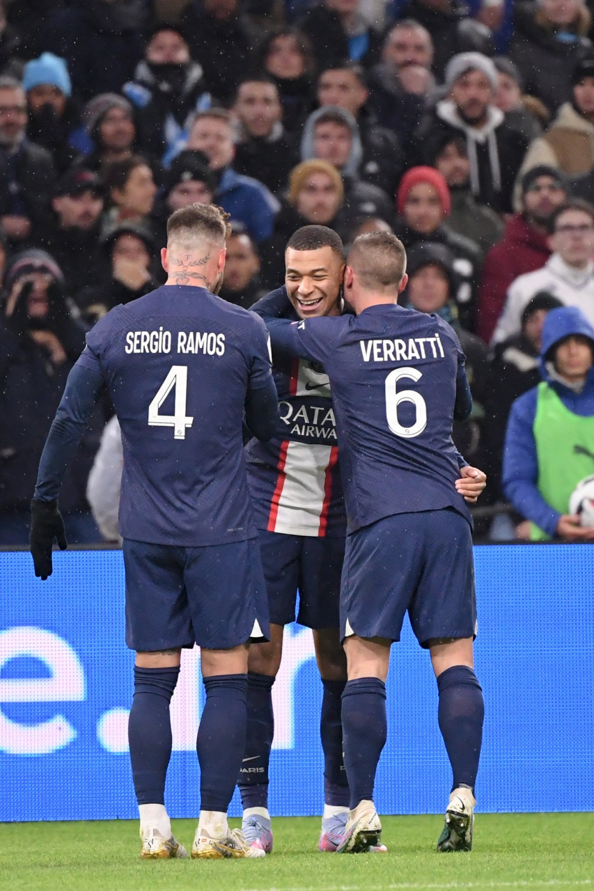 奥地利碾压法国，梅西带队取胜