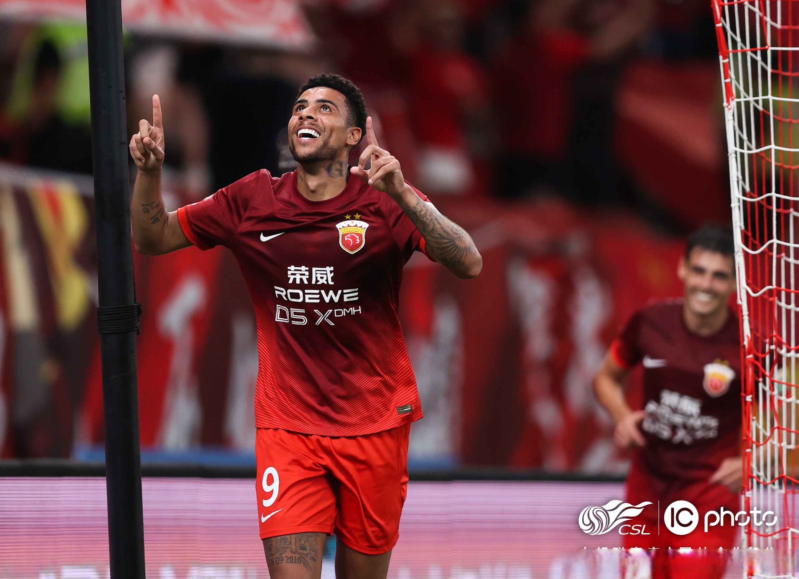 新援出色表现，帮助球队大胜对手