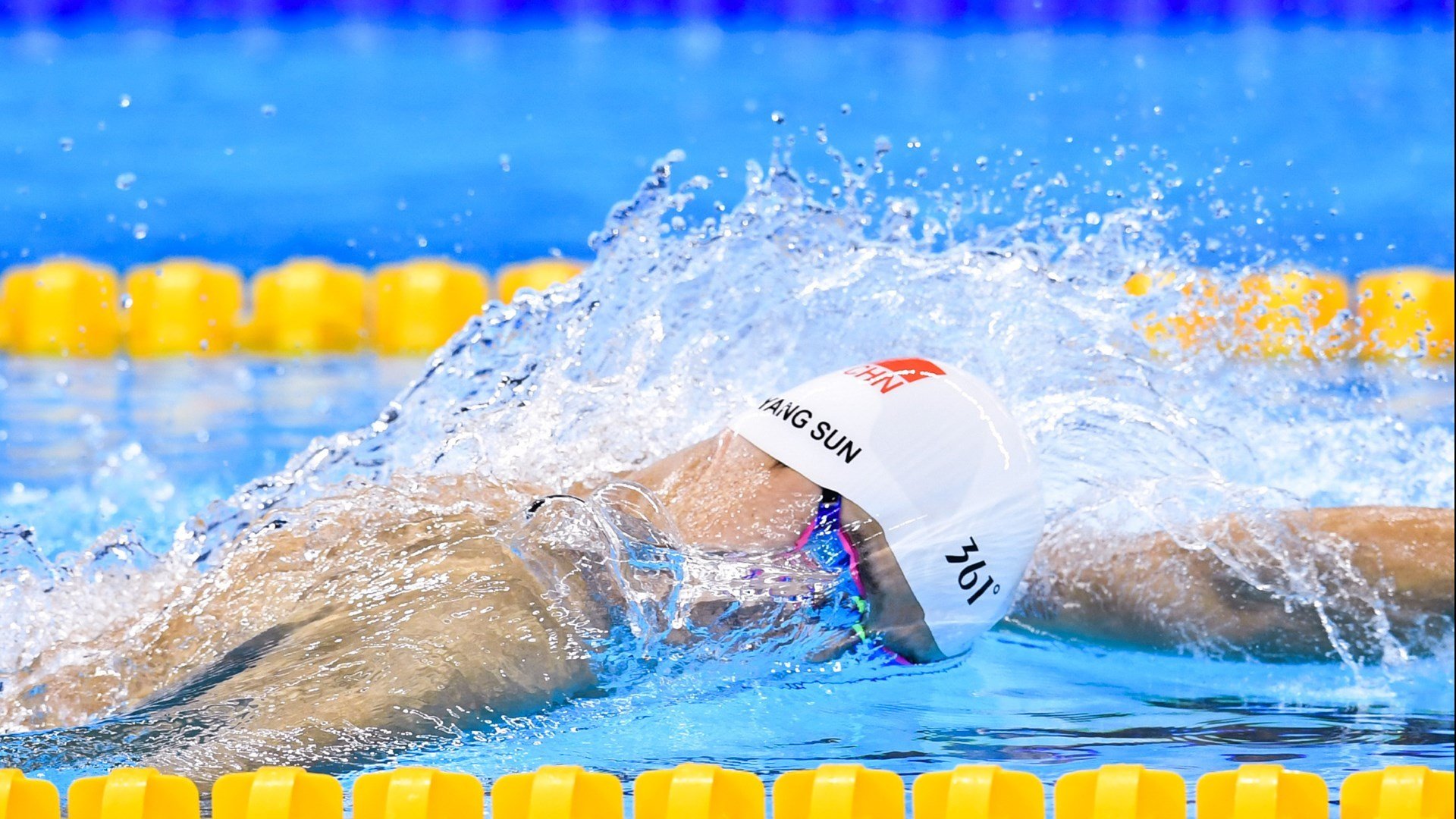 当火箭轰鸣盖过活塞，德罗赞在F1赛道的年度争冠接管