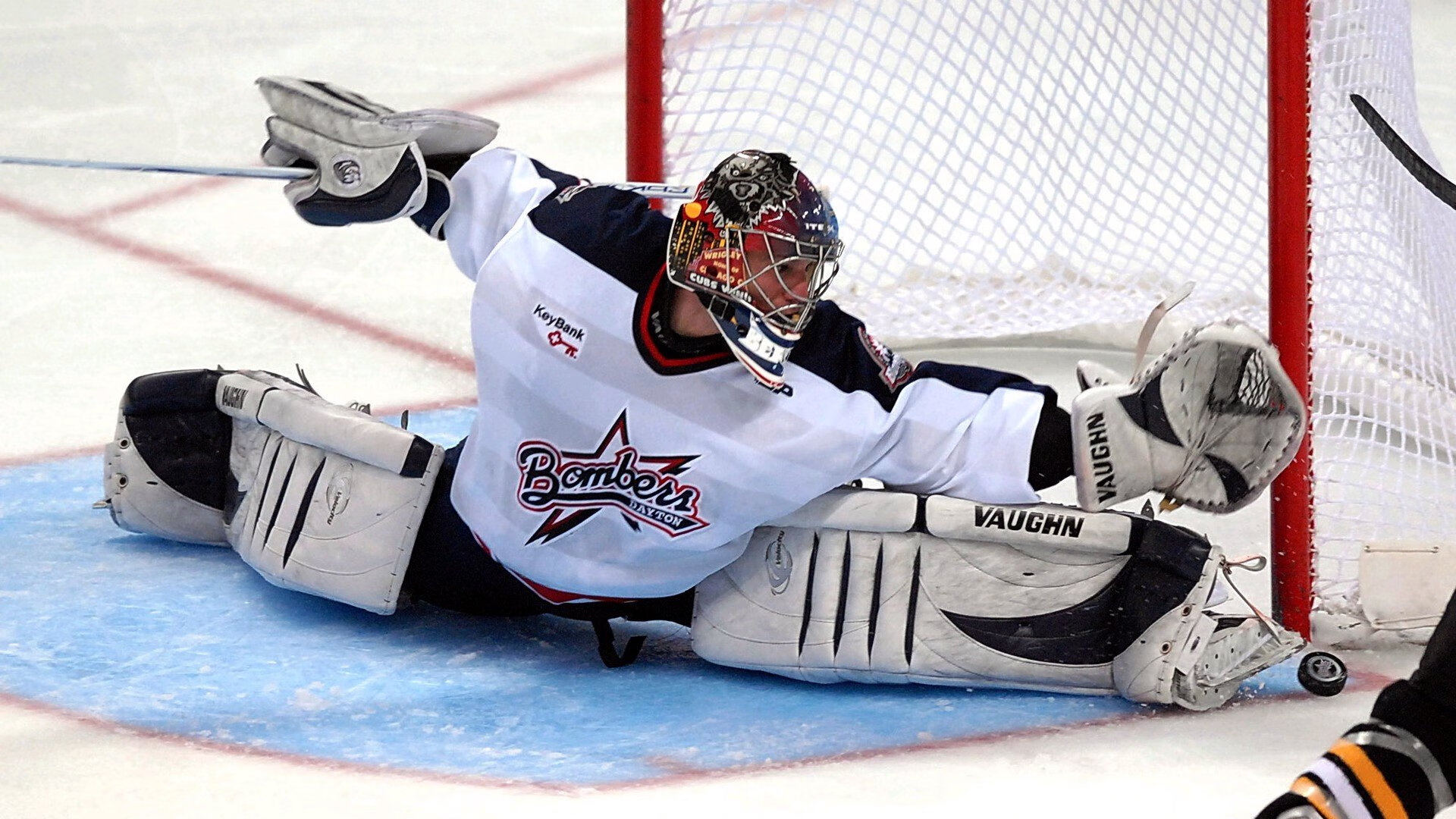 当曼彻斯特的蓝遇见冰岛的白，黄喜灿生涯之夜，一场超越胜负的足球诗篇