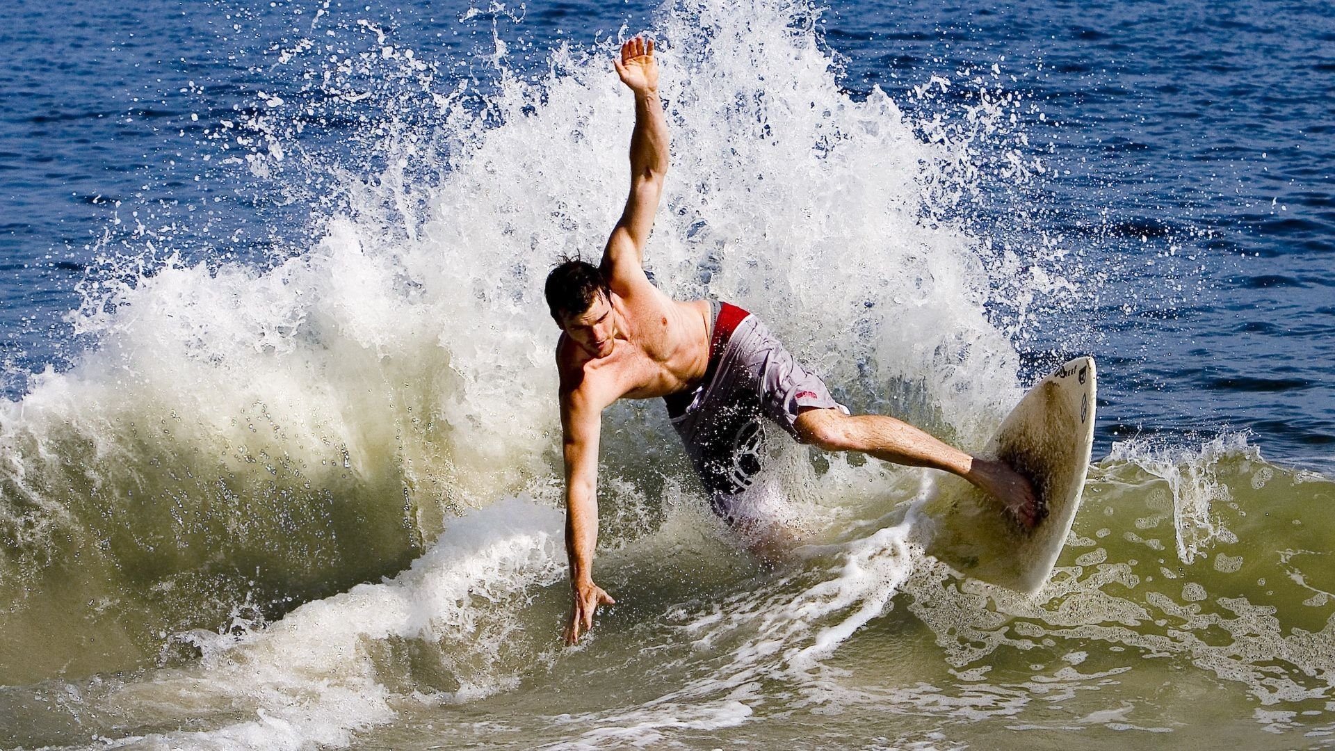 当防守成为艺术，快船的铁锁与戈贝尔的篮下霸权—论现代体育中唯一性的两种诠释